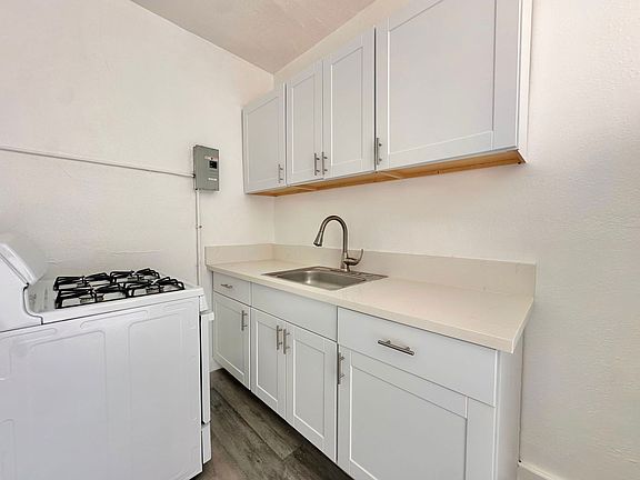 5th image of 849 S Kenmore Ave APT 33