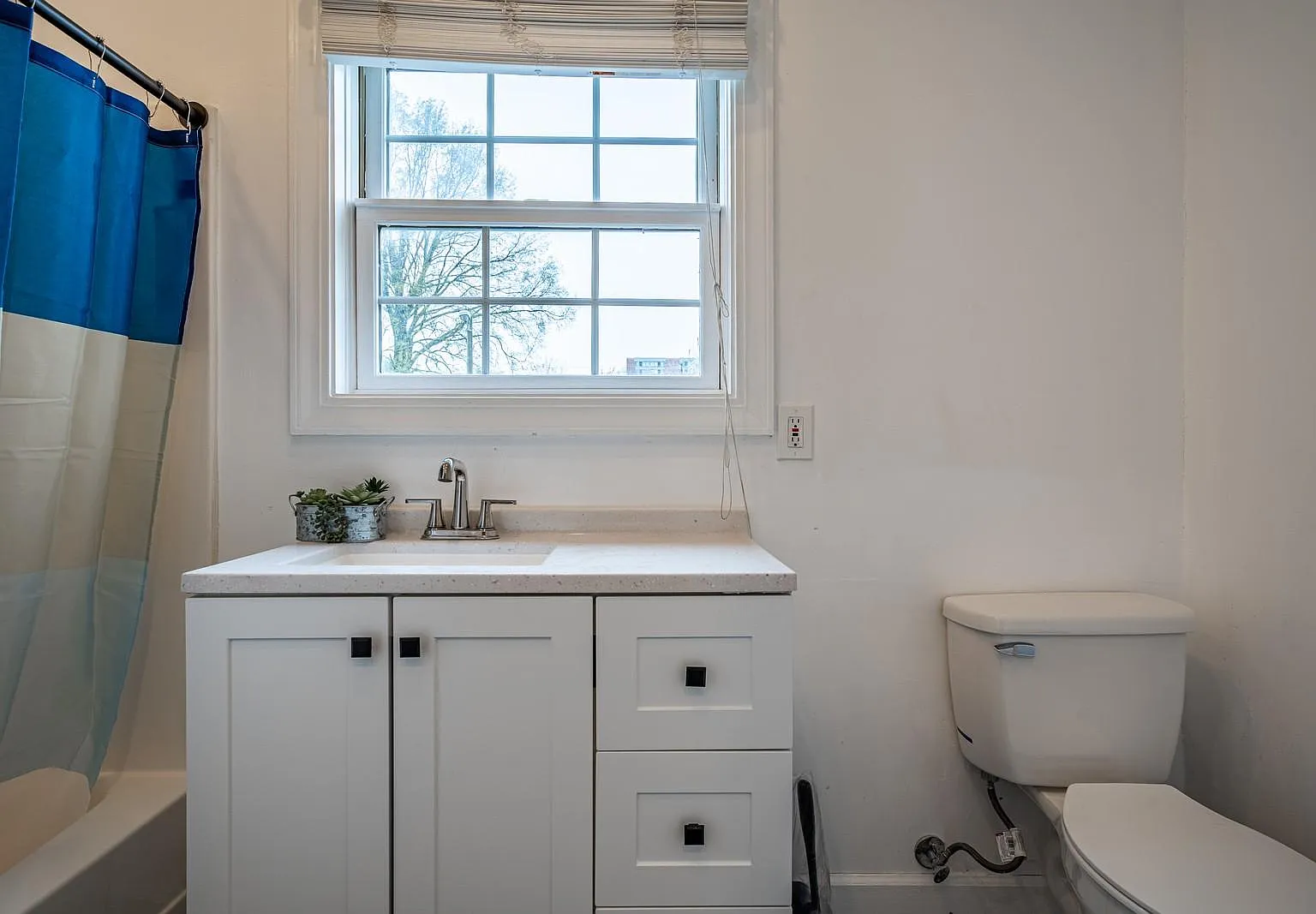 4 bed, 3.5 bath, 3317 sqft, $888 — Photo 4