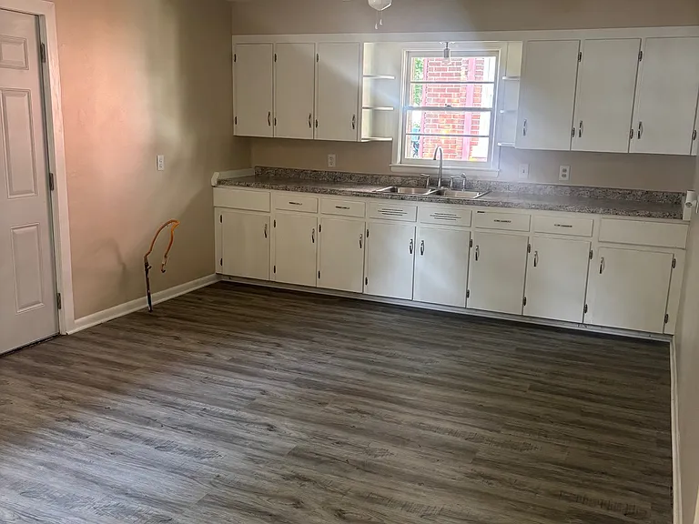 1501 Pacific St — Photo 4