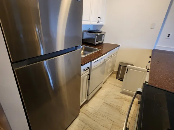 25-40 Shore Boulevard image 14 of 24