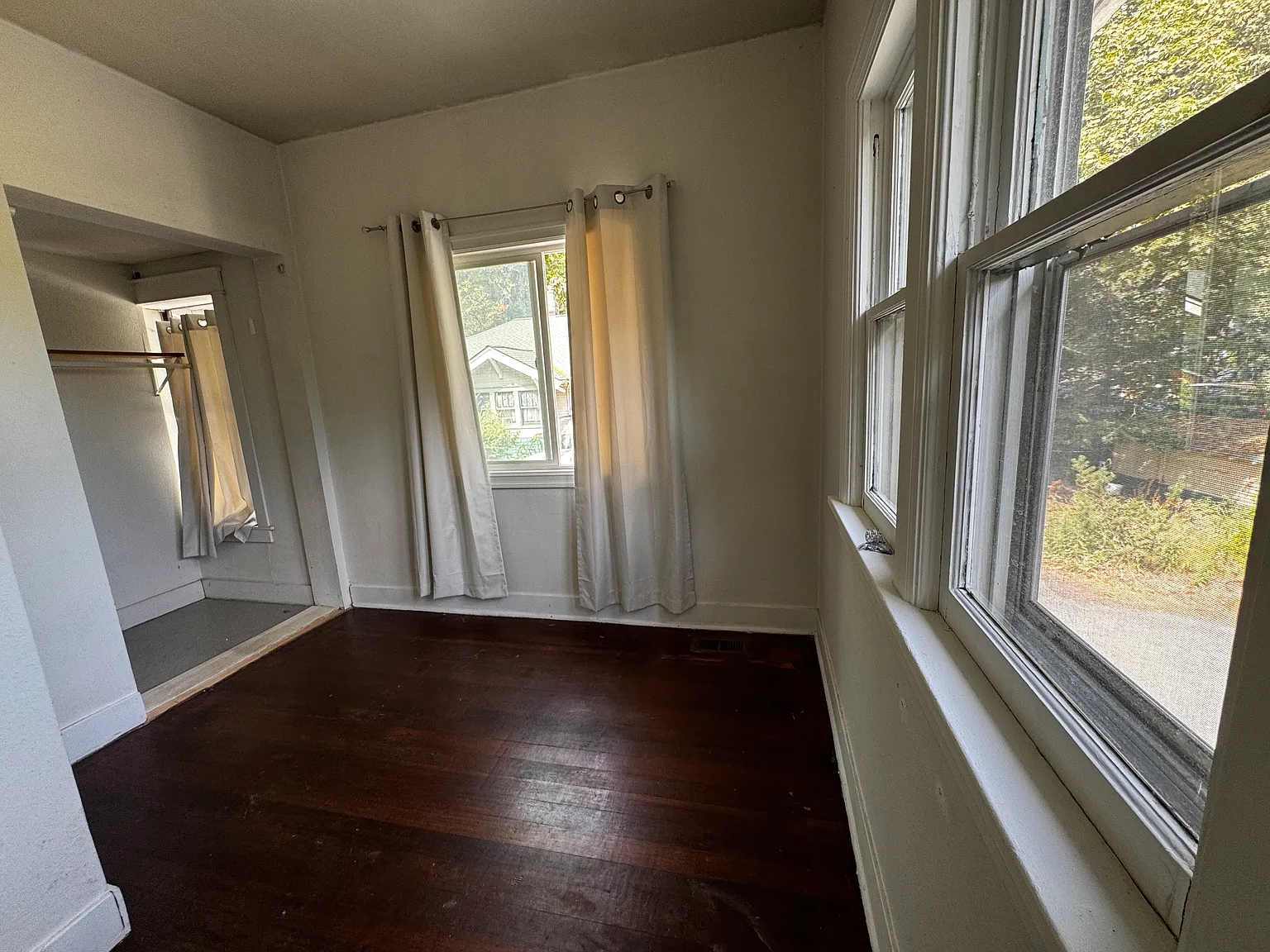 810 NE Michigan St — Photo 4