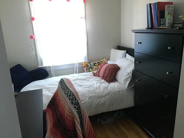 3 bed, 1.0 bath, $3,450 — Photo 2