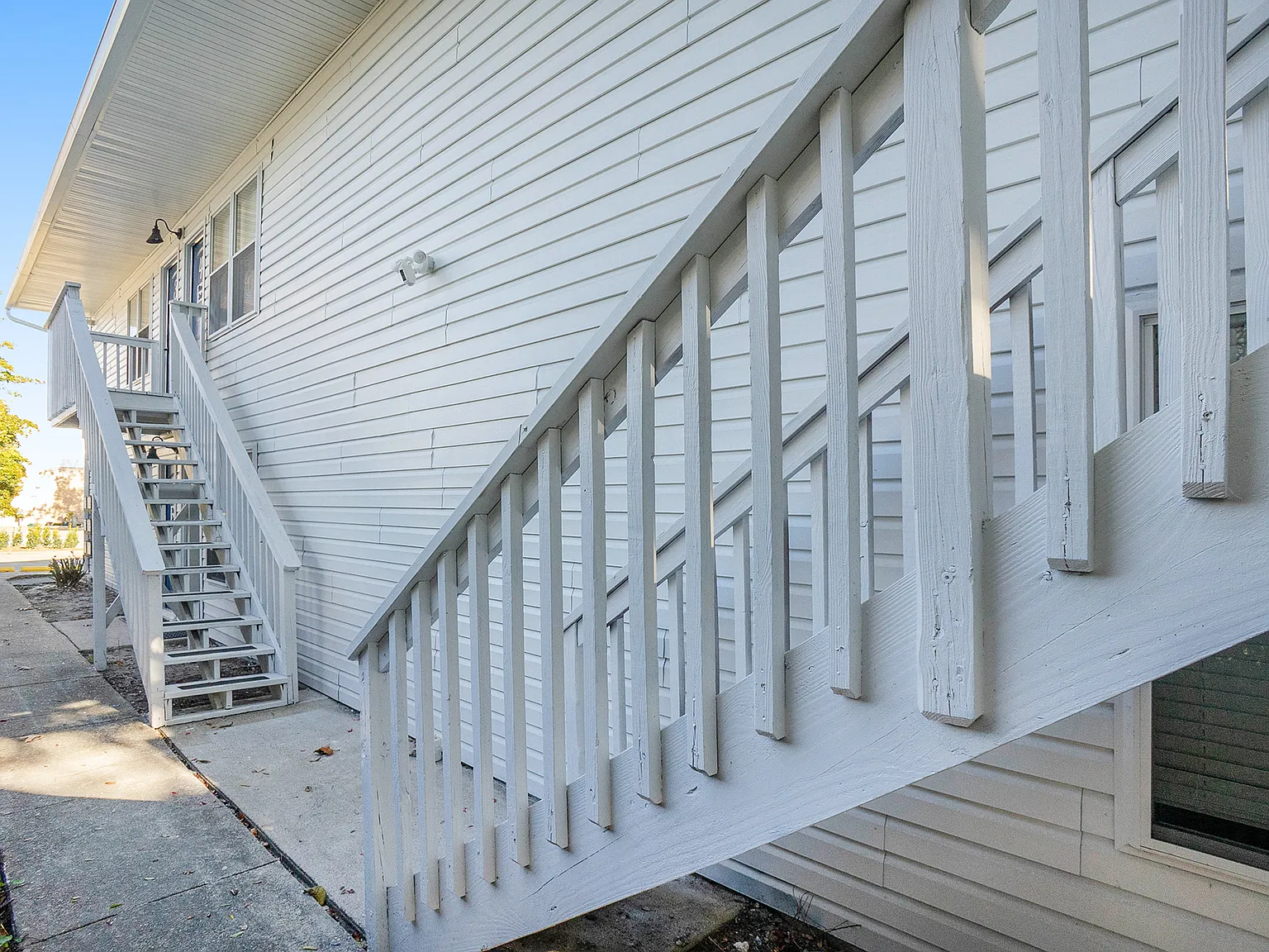 1121 Hillside Ave Apartments — Photo 4