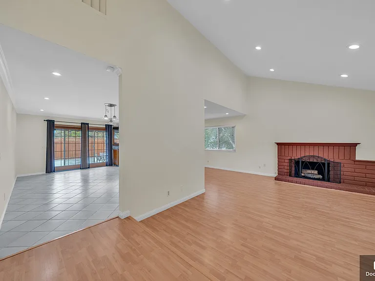 5405 Entrada Cedros — Photo 7