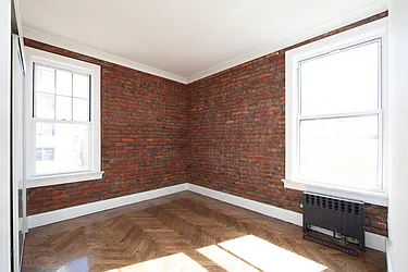 Rented by R New York