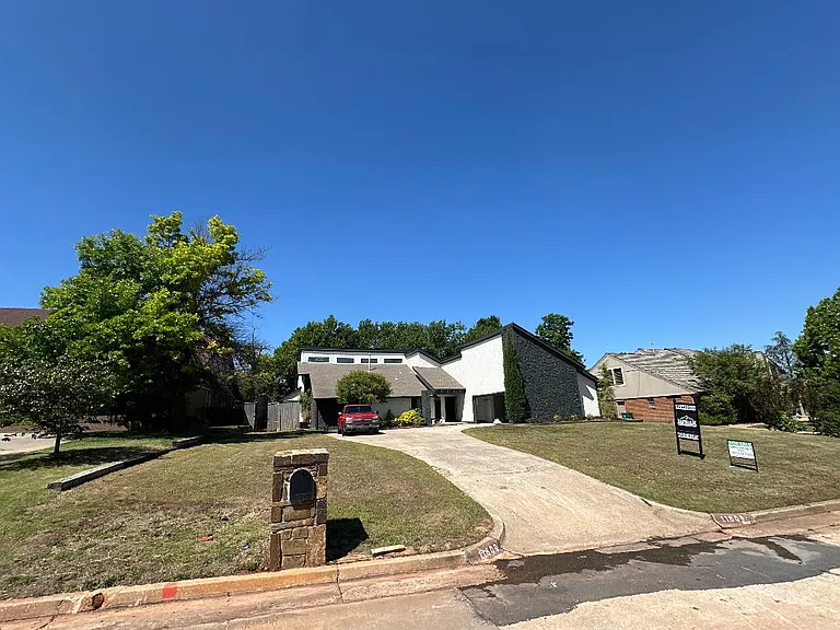 11609 Twisted Oak Rd — Photo 1