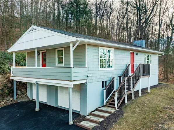 54 Brothers Rd, Poughquag, NY 12570
