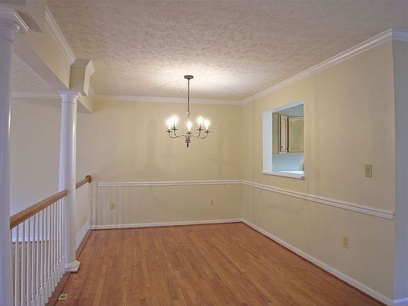 3rd image of 109 Park Brook Ct