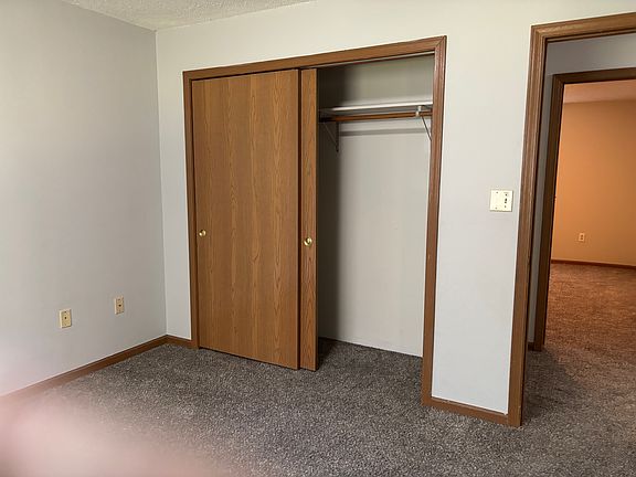 2nd image of 4937 N River Rd #B