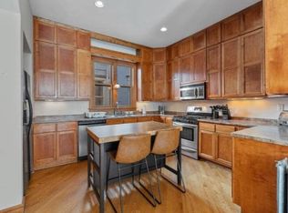 2824 N Shepard Ave, Milwaukee, WI 53211