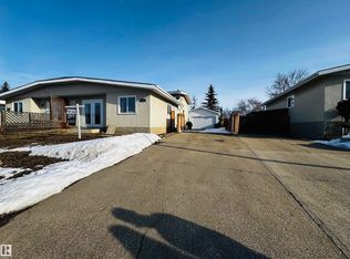 11452 152b Ave NW, Edmonton, AB T5X1E8