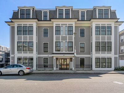 881 E 2nd St UNIT 12, South Boston, MA, 02127