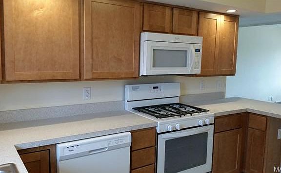4th image of 8327 Delmar Blvd APT 2E