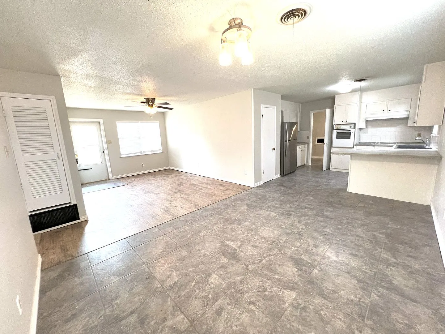 ** Beautiful Tracy Heights Home ** — Photo 3