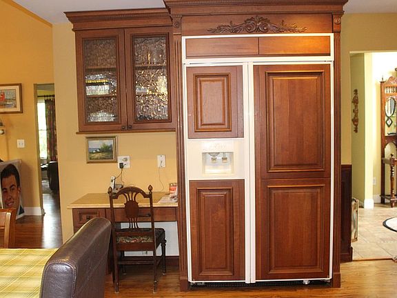 Kitchen built in desk area