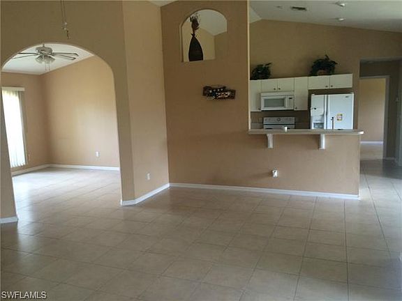 4th image of 5245 SW 20th Ave
