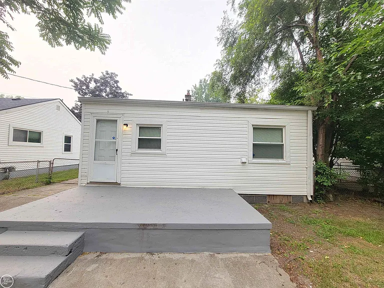 3657 Alvina Ave — Photo 5