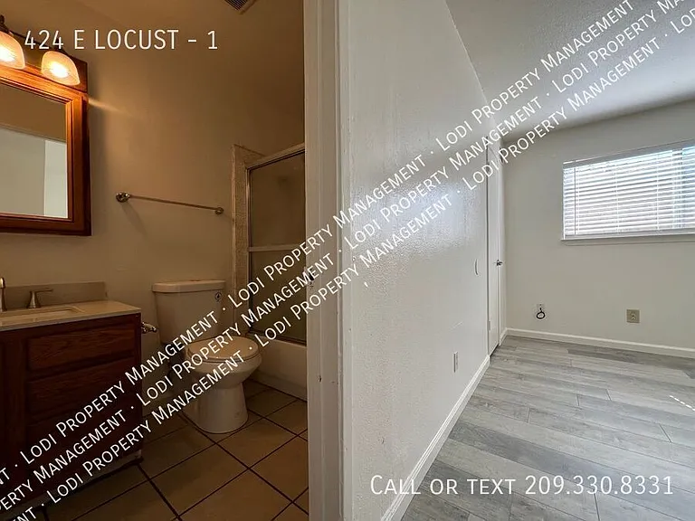 424 E Locust St #1 — Photo 12