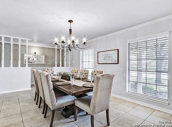 4th image of 3318 Oneida Dr