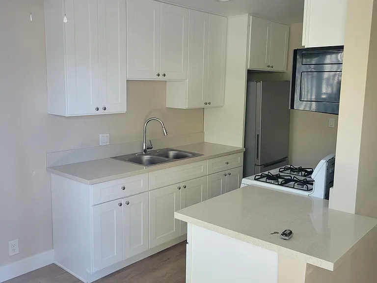 126 Avenida San Diego #3 — Photo 2