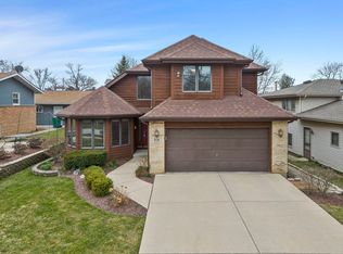926 Warner Ave, Lemont, IL