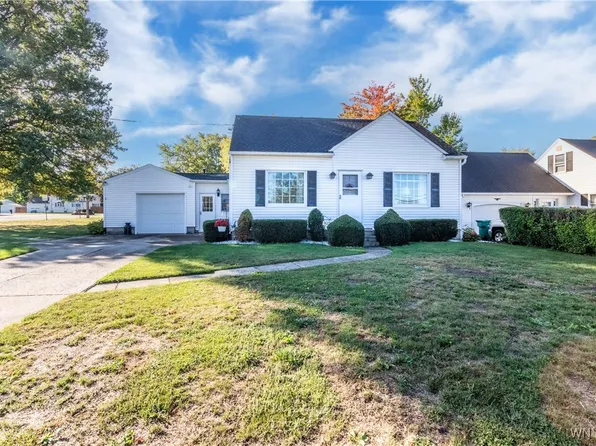 3827 Sowles Rd, Hamburg, NY 14075