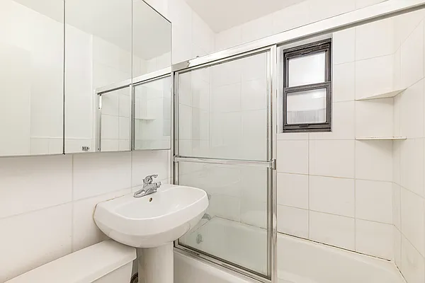 Rented by REAL New York | media 16
