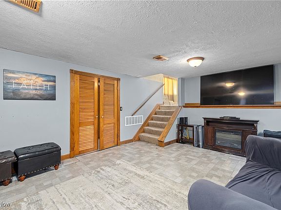 5th image of 2108 E 41st St