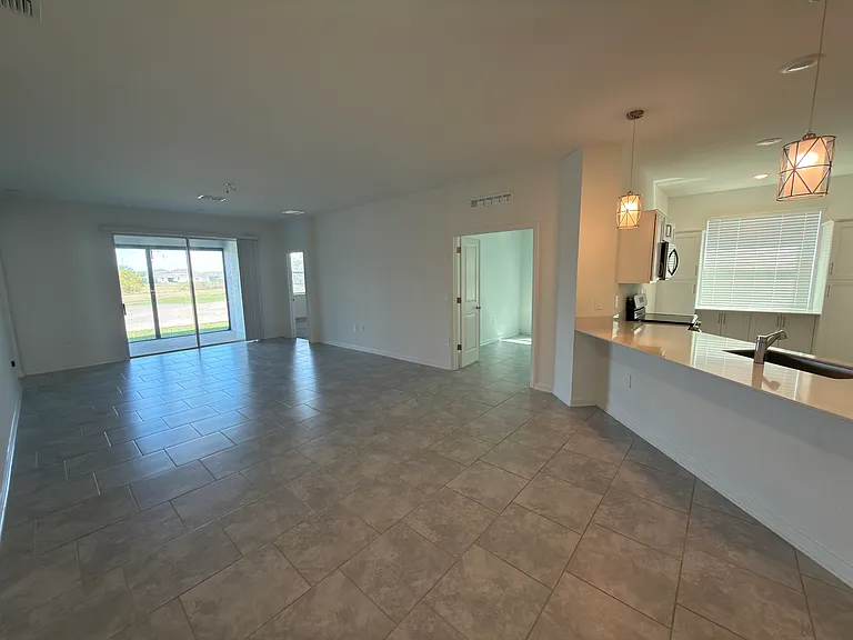 521 Reggie Rd — Photo 9