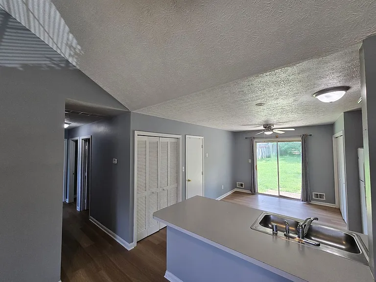 3706 Locust Ave — Photo 6