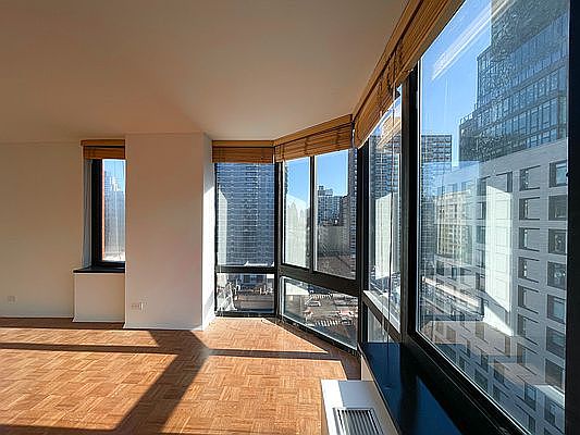 3rd image of 215 W 95th St APT 15C