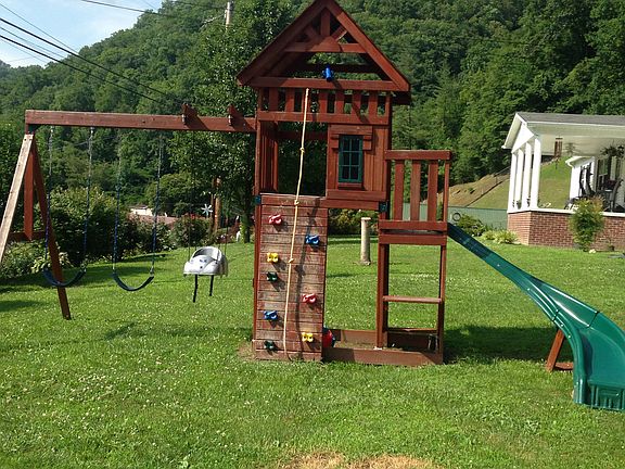 Swing set 
