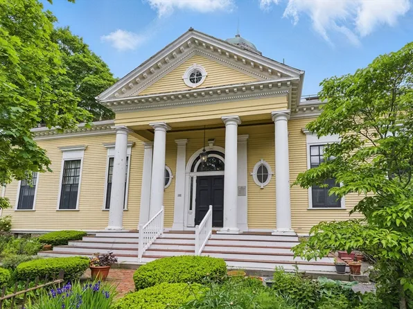 35 Nonantum St APT E, Boston, MA 02135