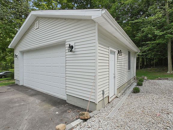 5th image of 385 Highland Hills Dr