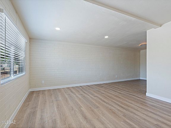 4th image of 5933 E 34th St