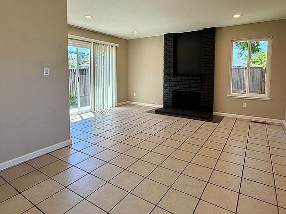 5th image of 396 Nature Dr Unit A
