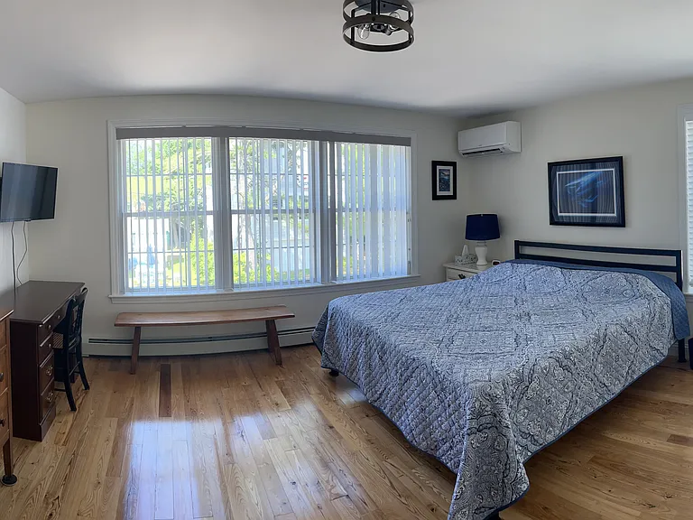 11 Hampton Ave — Photo 16
