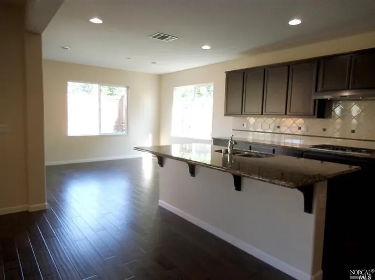 1005 Chatswood Ct — Photo 4