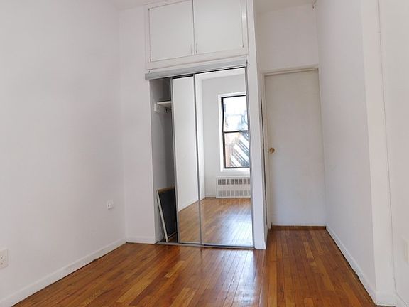4th image of 214 E 83rd St #2AA