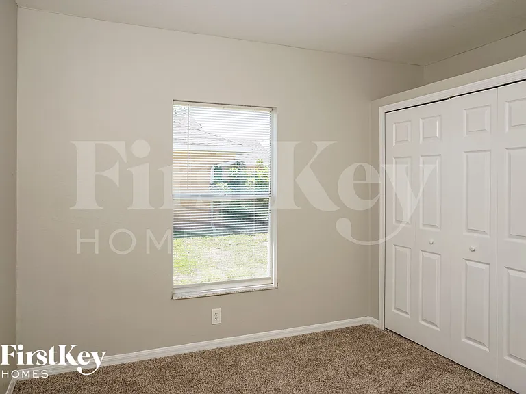 3958 N Chamberlain Blvd — Photo 13