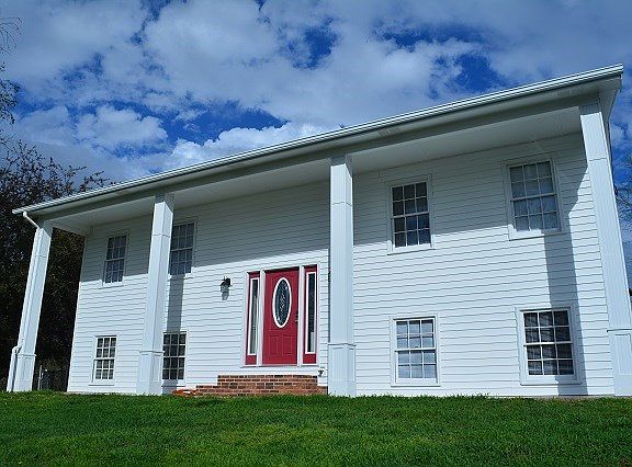 2nd image of 100 Pine Knoll Dr