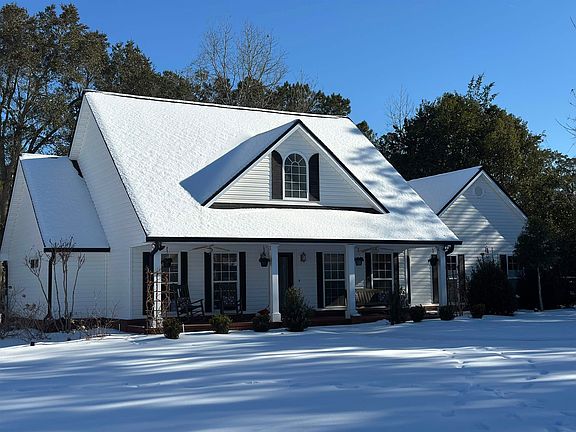 3rd image of 212 Fairway Dr