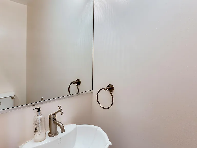 1105 Park Rd NW #5 — Photo 12