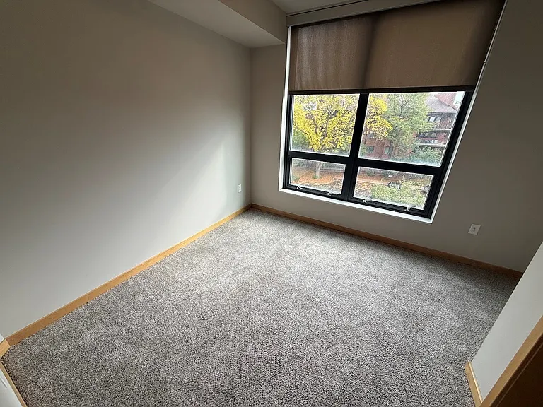 Venture Luxury High Rise — Photo 171