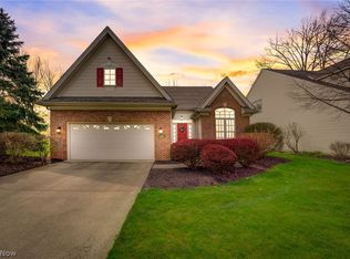 614 Tournament Dr, Avon Lake, OH 44012