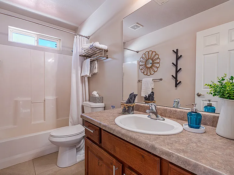 233 N Erastus Dr — Photo 24