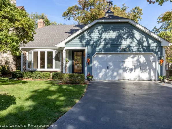 577 Lee St, Glen Ellyn, IL 60137
