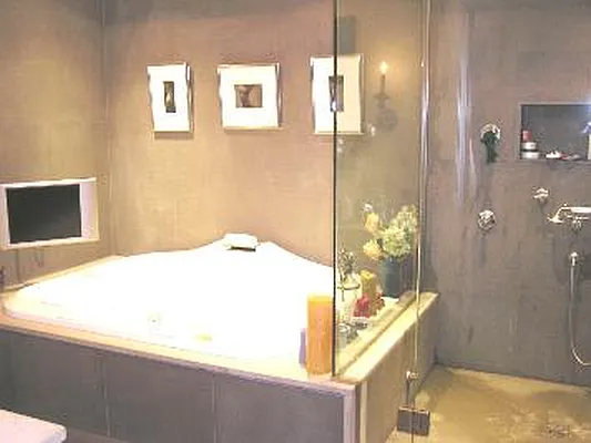 Sold by Corcoran | media 27