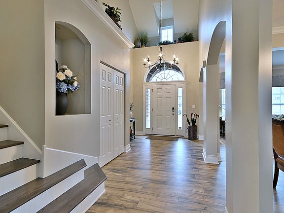 2nd image of 1712 Scarlett Oak Ct