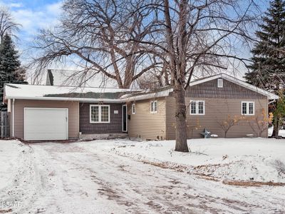 404 5th Ave SE, East Grand Forks, MN, 56721